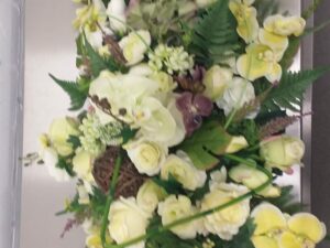 Jetée de fleurs en soie du funérarium Simon & Fils rue Saint-Nicolas à Liège